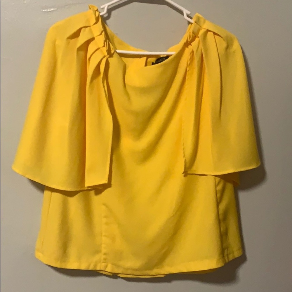 🔥🔥🔥 NWT CQ BY CQ Yellow Cape Top Sz M